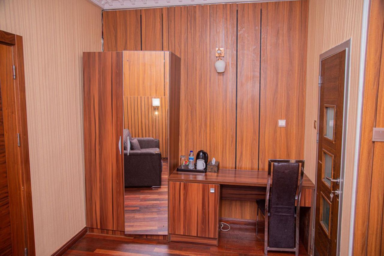 Mahogany Hotel And Suites Ибадан Экстерьер фото