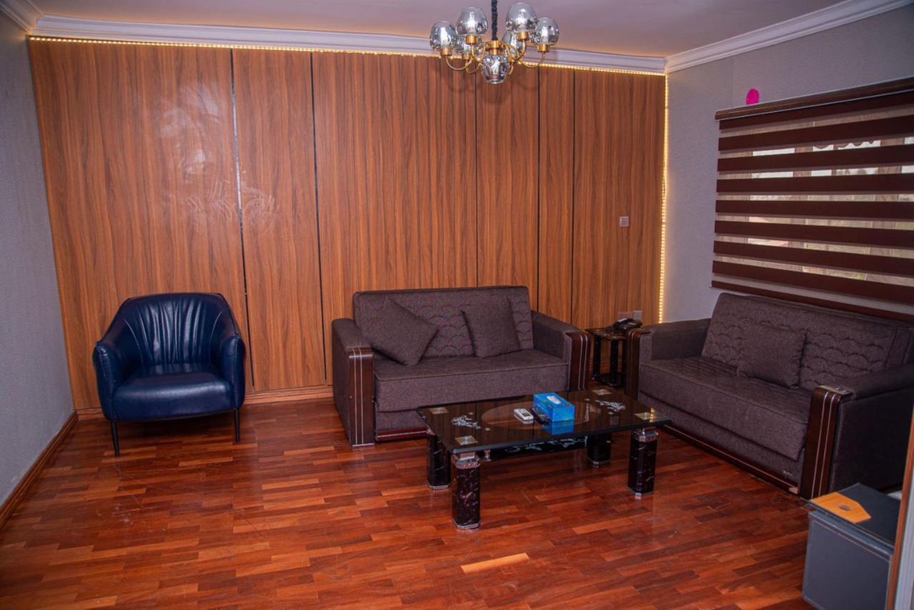 Mahogany Hotel And Suites Ибадан Экстерьер фото