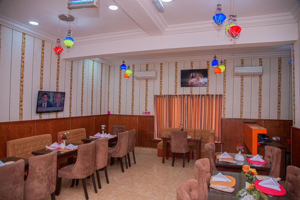 Mahogany Hotel And Suites Ибадан Экстерьер фото